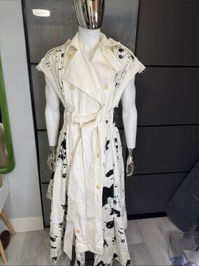 Maison Blanche oversized sleeveless trench